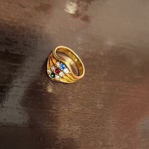 Elegant Vintage Avon Multi-Stone Ring